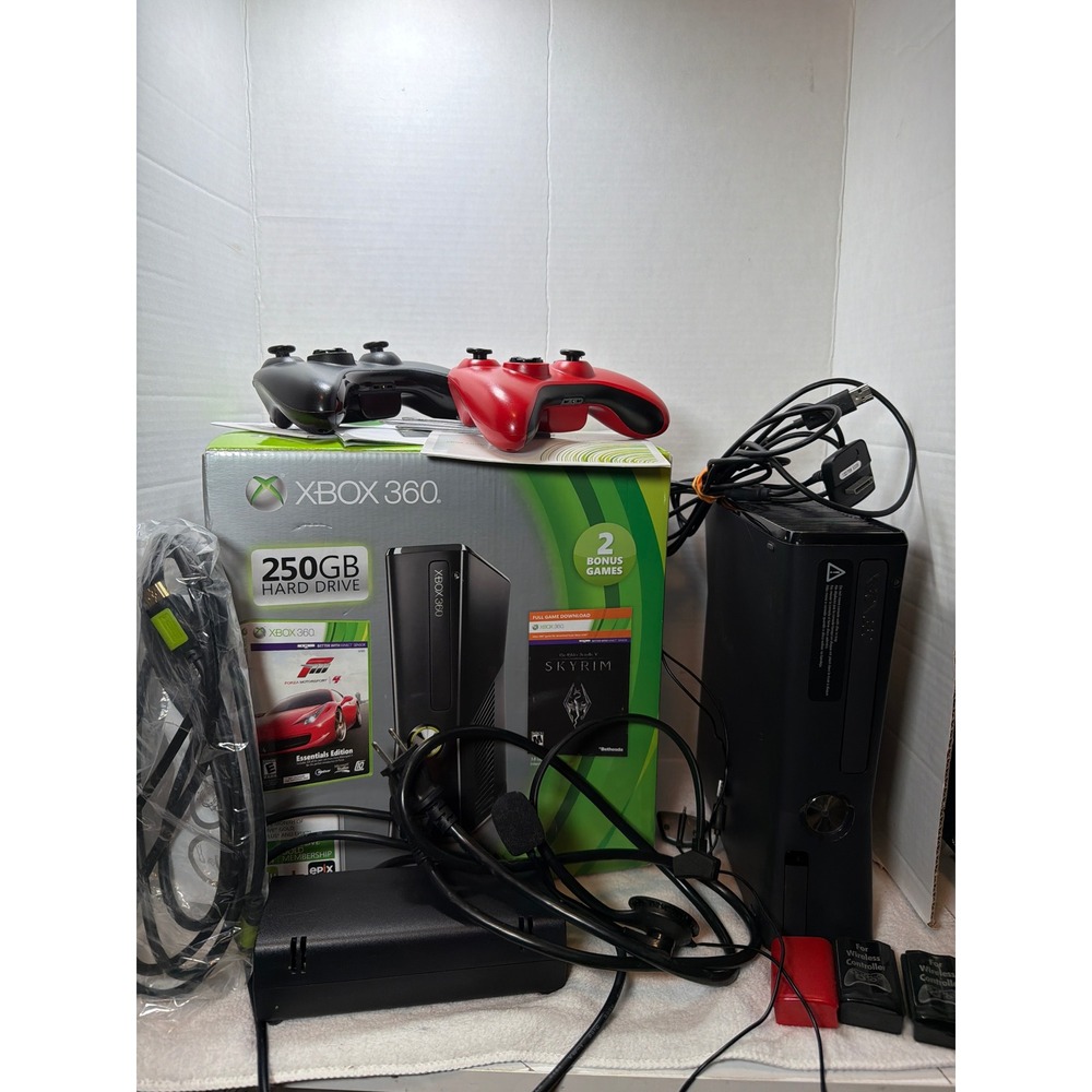 Microsoft Xbox 360 S Console Bundle 250GB Black 2 Controllers w Orig Box 1439